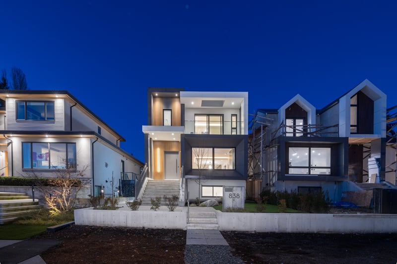 Luxury estate at 838 East 14th Street, North Vancouver, BC — photo 32