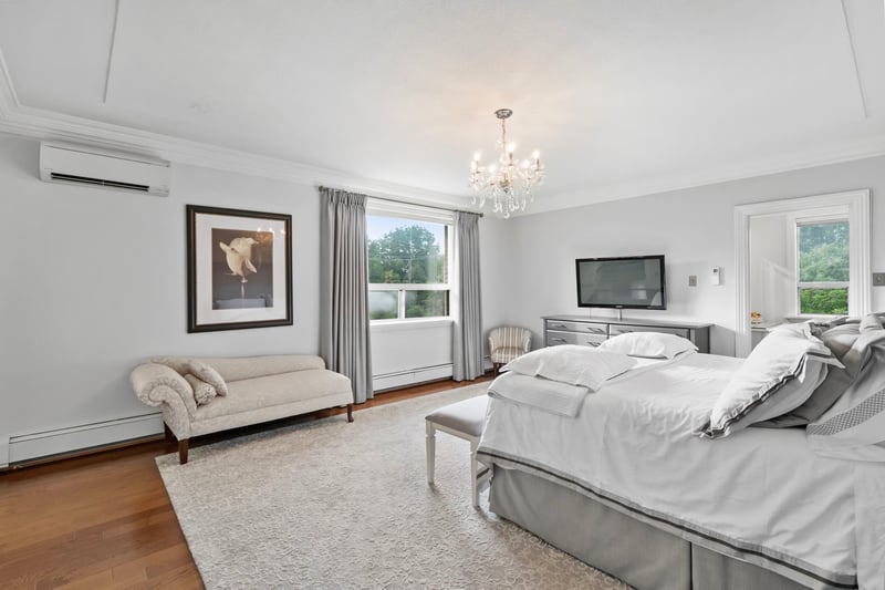 Luxury estate at 14 Delbrook Court, Hamilton, ON — photo 32