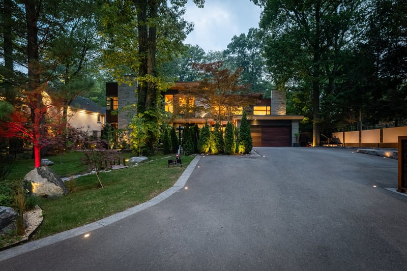 Luxury estate at 123 Kenollie Avenue, Mississauga, ON — photo 2