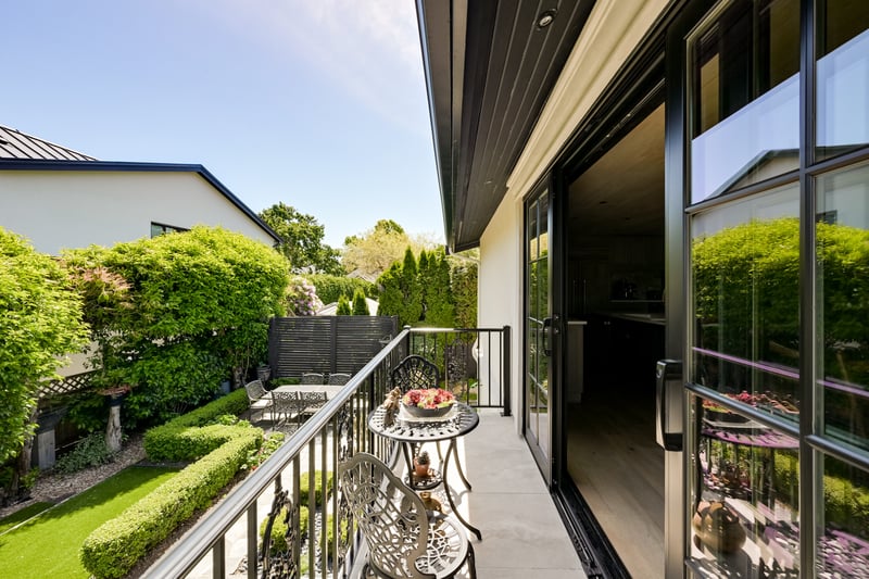 Luxury estate at 867 Victoria Avenue, Victoria, BC — photo 7