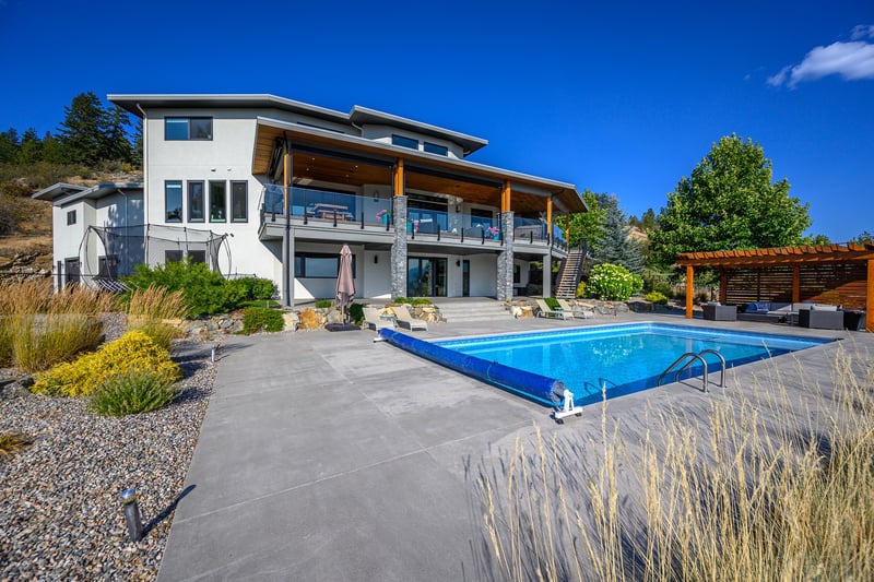Luxury estate at 195 Ravine Drive, North Okanagan, BC — photo 3