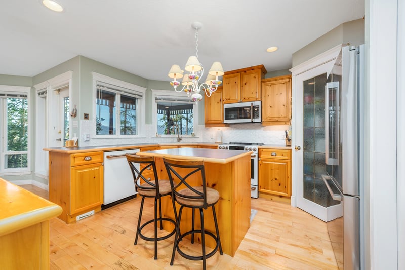 Luxury estate at 9725 Cameron Road, Vernon, BC — photo 13
