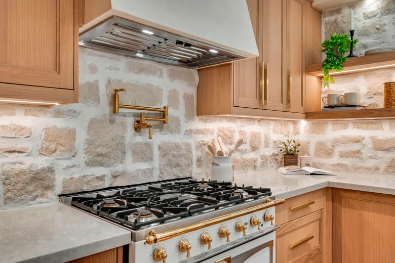 Luxury estate at 393 Hess Street South, Hamilton, ON — photo 6