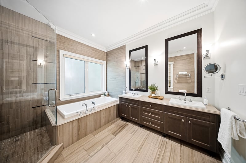 Luxury estate at 1098 Lakeshore Road West, Oakville, ON — photo 14