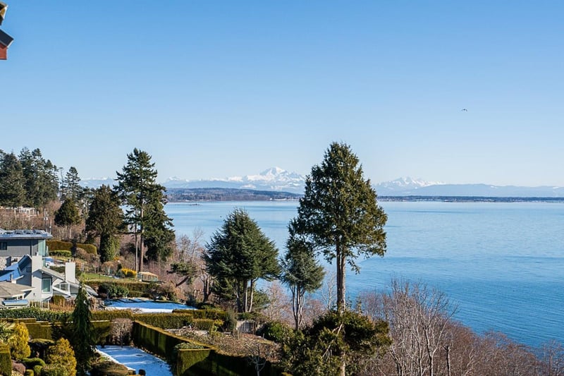 Luxury estate at 13158 13 Avenue, Surrey, BC — photo 11