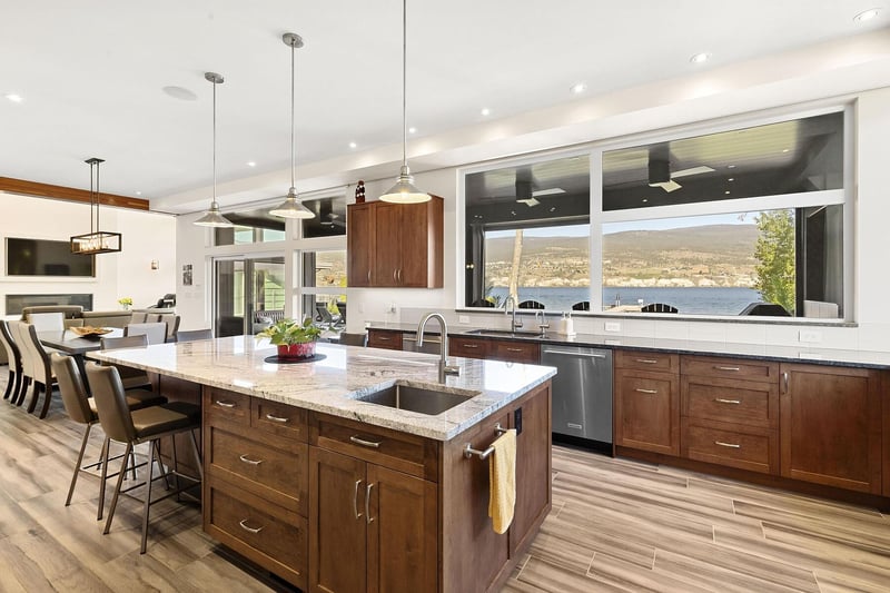 Luxury estate at 704 Stonor Street, Summerland, BC — photo 11