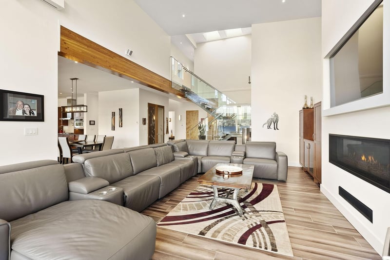 Luxury estate at 704 Stonor Street, Summerland, BC — photo 8
