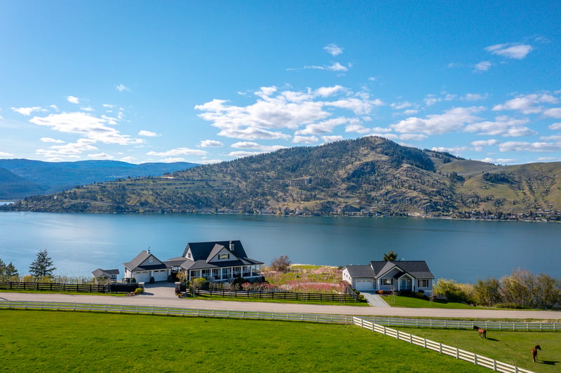 Luxury estate at 8000 Bench Row Road, Vernon, BC — photo 2