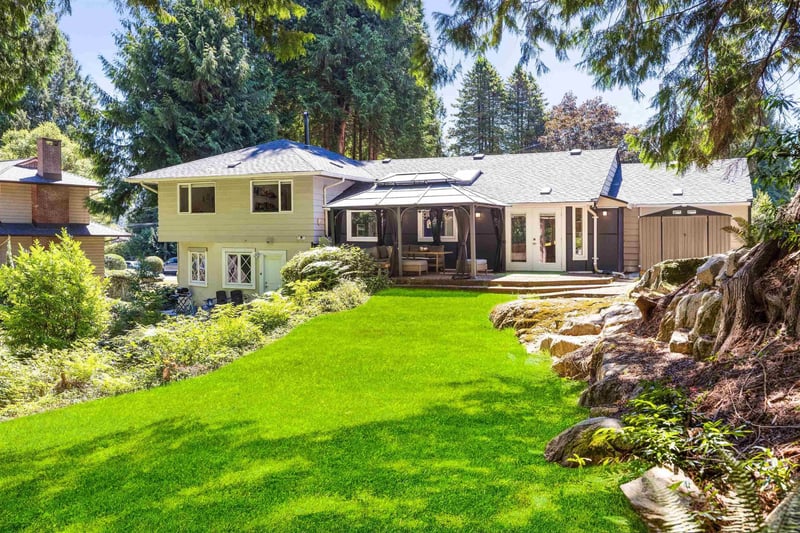 Luxury estate at 3965 Viewridge Place, West Vancouver, BC — photo 17