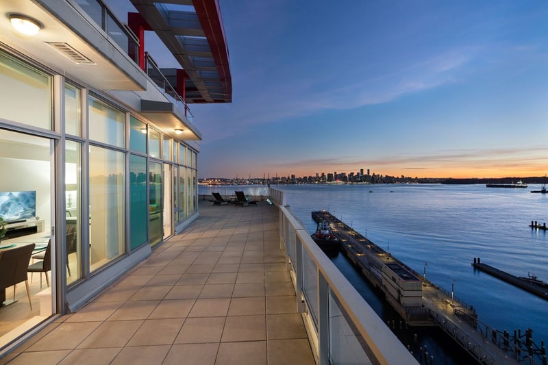 Luxury estate at PH3 175 Victory Ship Way, North Vancouver, BC — photo 15