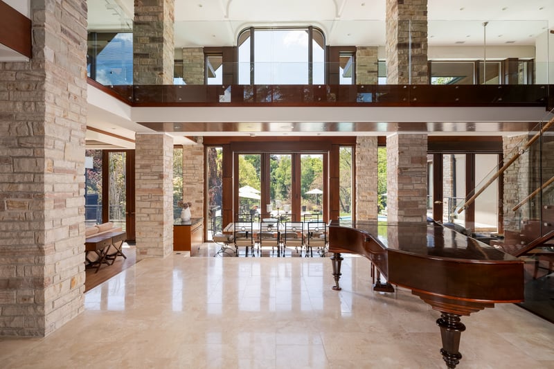Luxury estate at 1510 Pinetree Crescent, Mississauga, ON — photo 14