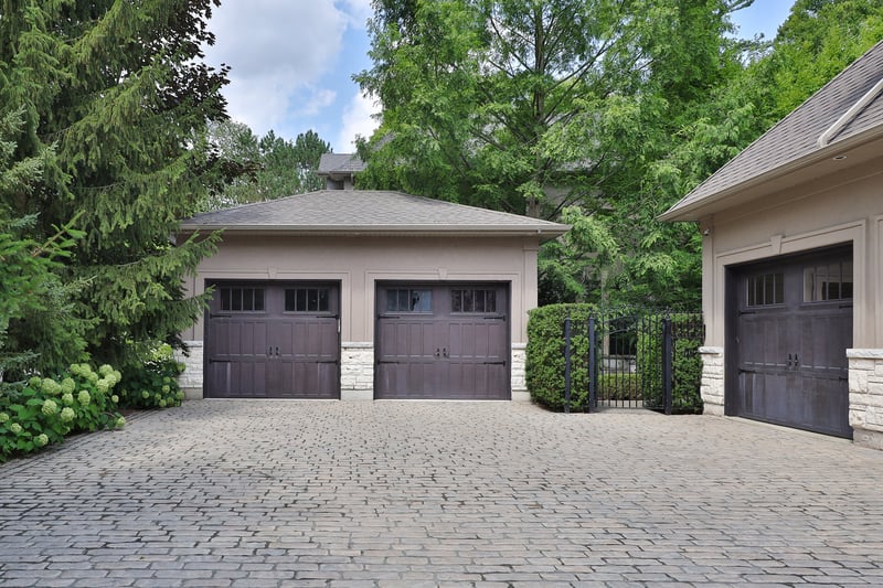 Luxury estate at 5047 Lakeshore Road, Burlington, ON — photo 8
