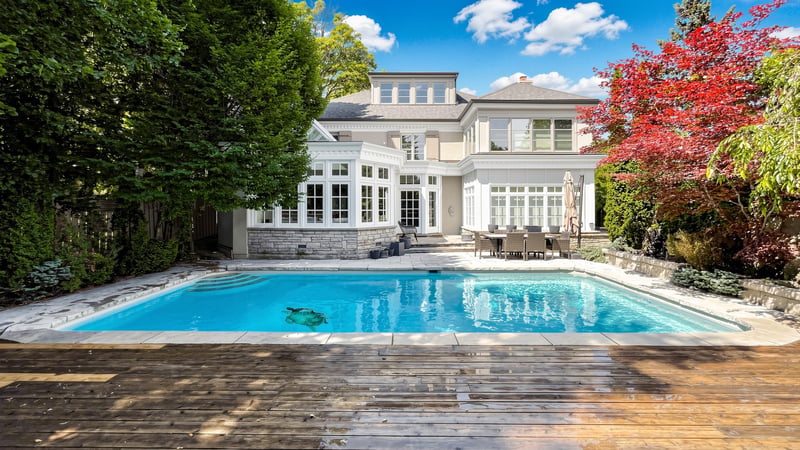 Luxury estate at 27 Strathgowan Crescent, Toronto, ON — photo 2