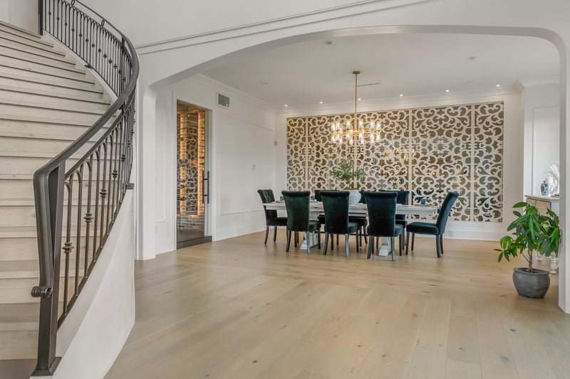 Luxury estate at 16927 40 Avenue, Surrey, BC — photo 8
