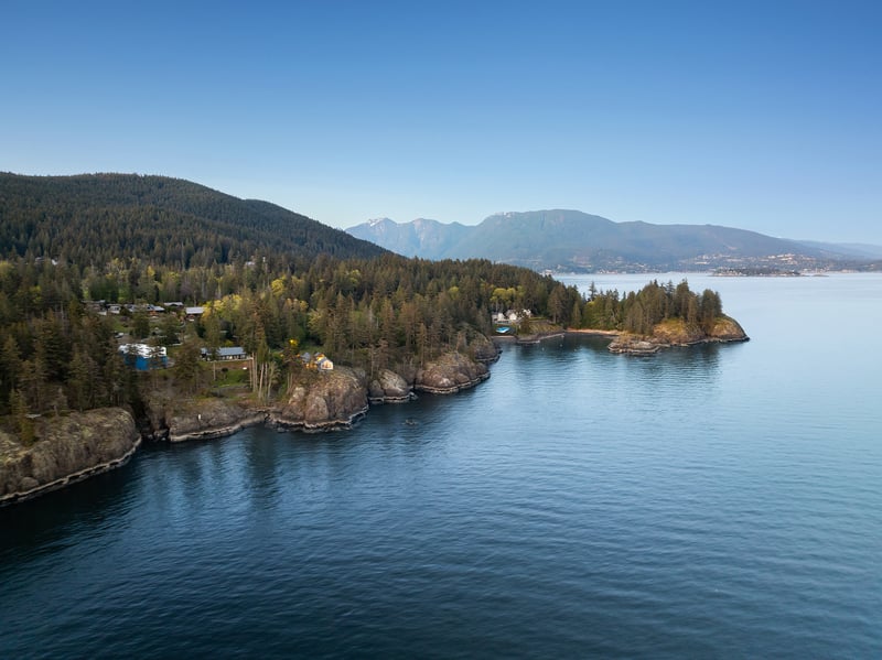Luxury estate at 931 Ocean Park Lane, Bowen Island, BC — photo 17
