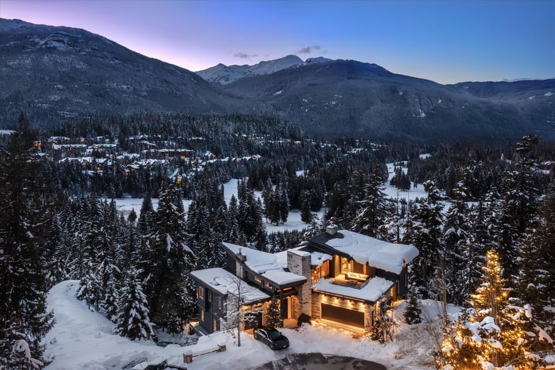 Luxury estate at 3855 Sunridge Court, Whistler, BC — photo 2