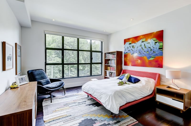 Luxury estate at 528 Rue du Sommet, Mont Saint-Hilaire — photo 22