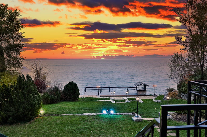 Luxury estate at Burlington — photo 3