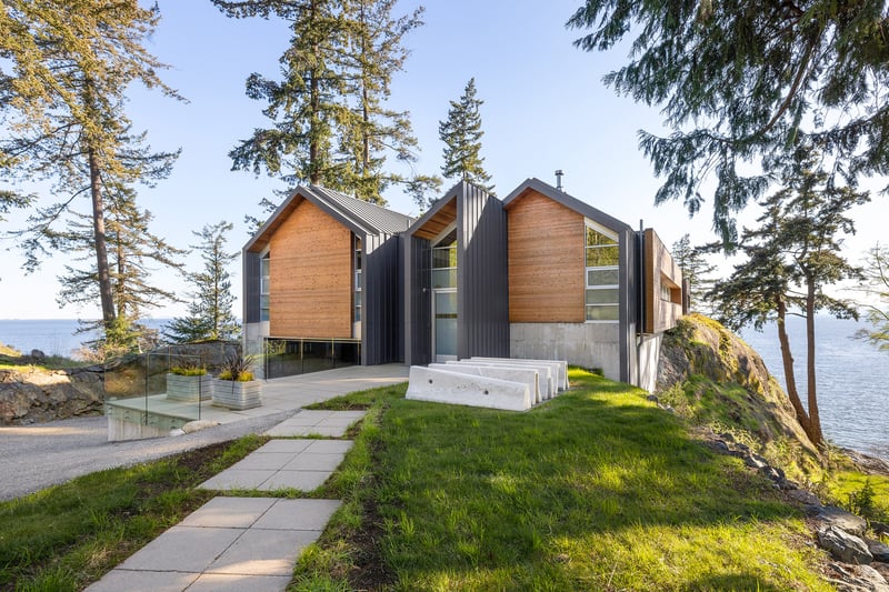 Luxury estate at 931 Ocean Park Lane, Bowen Island, BC — photo 3