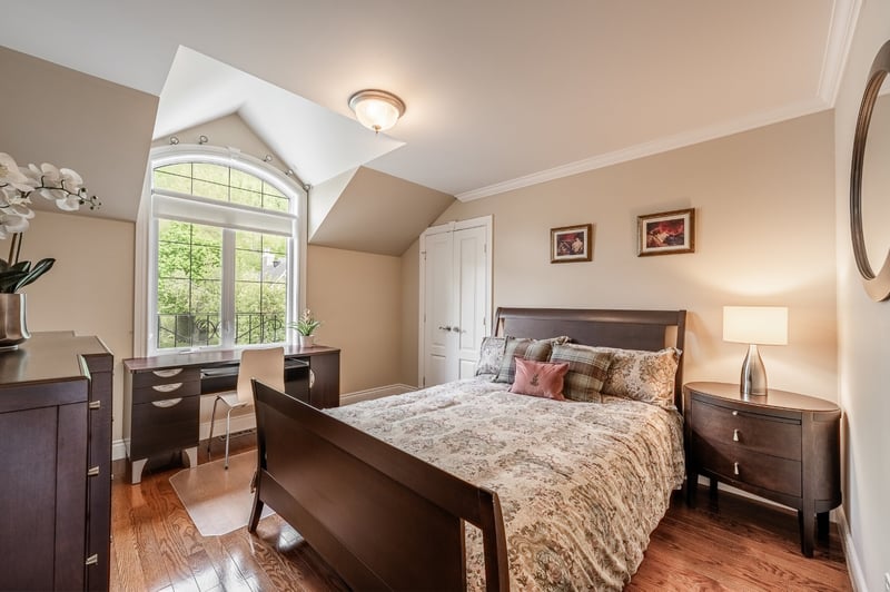 Luxury estate at 533 Rue des Falaises, Mont-Saint-Hilaire, QC — photo 20