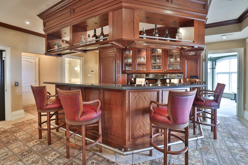 Luxury estate at 872 Whittier Crescent, Mississauga, ON — photo 8