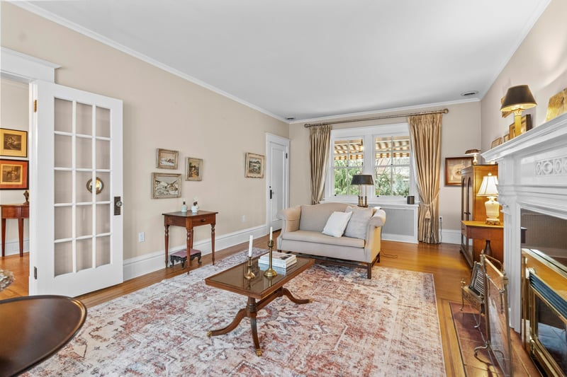 Luxury estate at 247 MacNab Street South, Hamilton, ON — photo 9