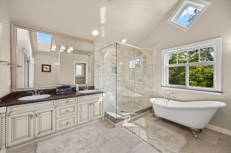Luxury estate at 16505 26 Avenue, Surrey, BC — photo 16