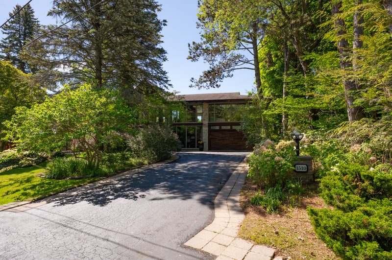 Luxury estate at 1510 Pinetree Crescent, Mississauga, ON — photo 3