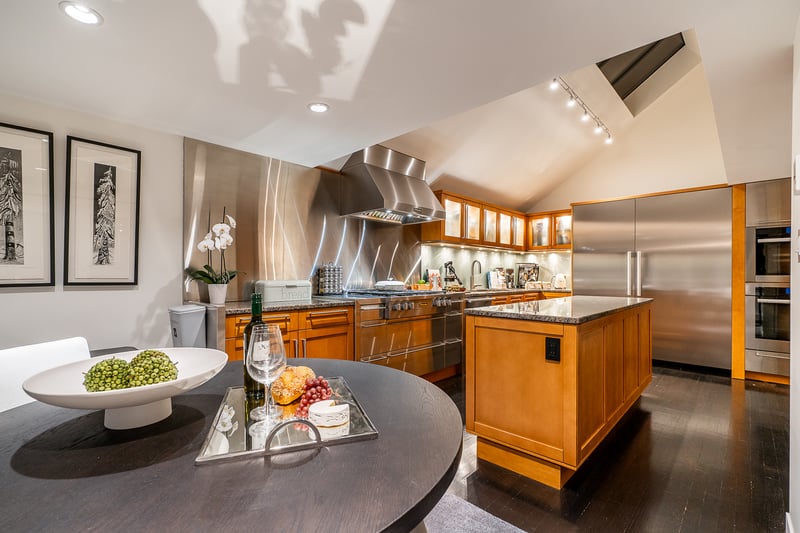 Luxury estate at 3262 West 1st Avenue, Vancouver, BC — photo 26