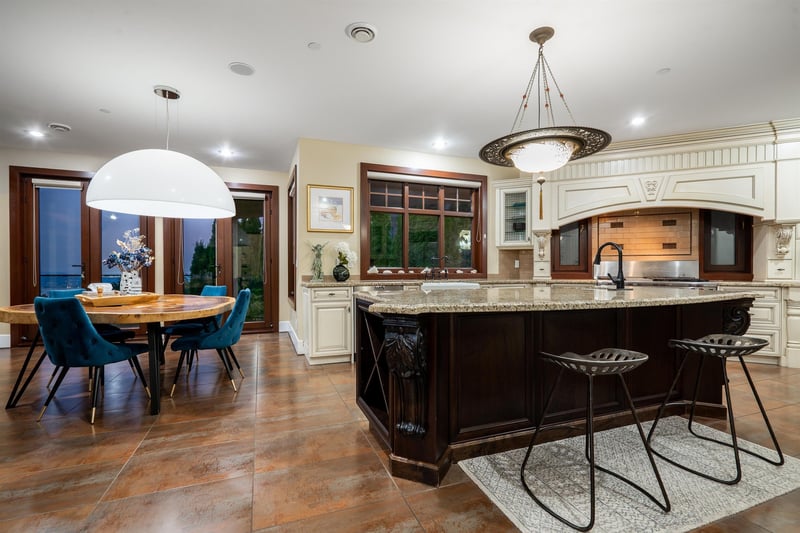 Luxury estate at 2336 Kadlec Court, West Vancouver, BC — photo 10