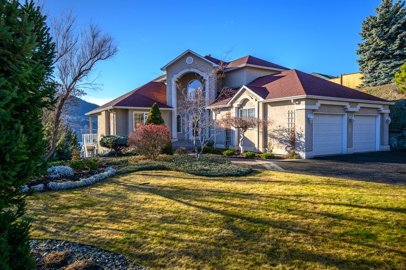Luxury estate at 7504 Kennedy Lane, Vernon, BC — photo 4