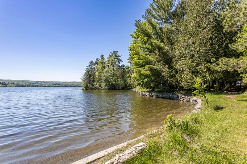 Luxury estate at Chem. d'Oliver, Magog, QC — photo 3