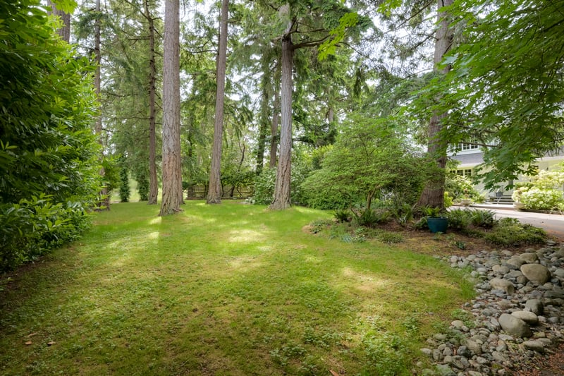 Luxury estate at 2861 Tudor Avenue, Victoria, BC — photo 12