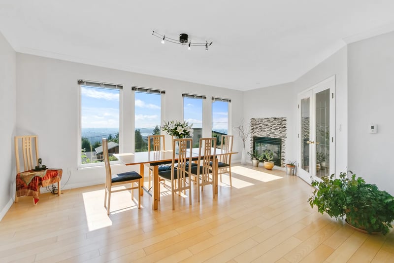 Luxury estate at 530 Craigmohr Drive, West Vancouver, BC — photo 6