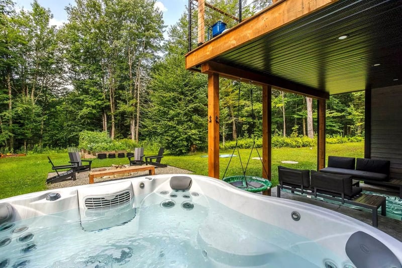 Luxury estate at 18 Rue des Faux Trembles, Eastman, QC — photo 47