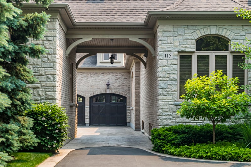 Luxury estate at 115 Rosemary Lane, Ancaster, ON — photo 3