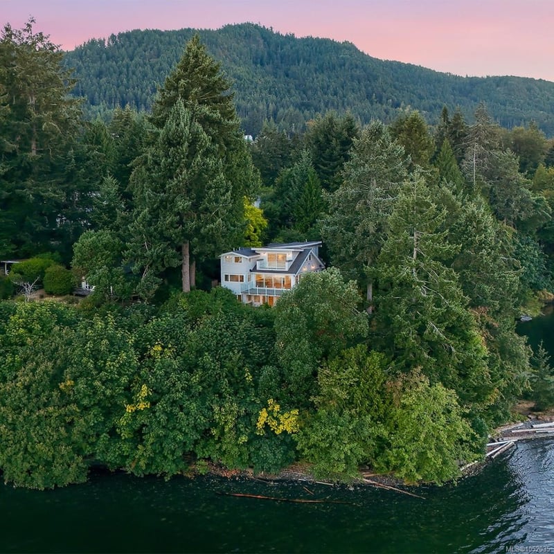 Luxury estate at 312 Roland Road, Ladysmith, BC — photo 1