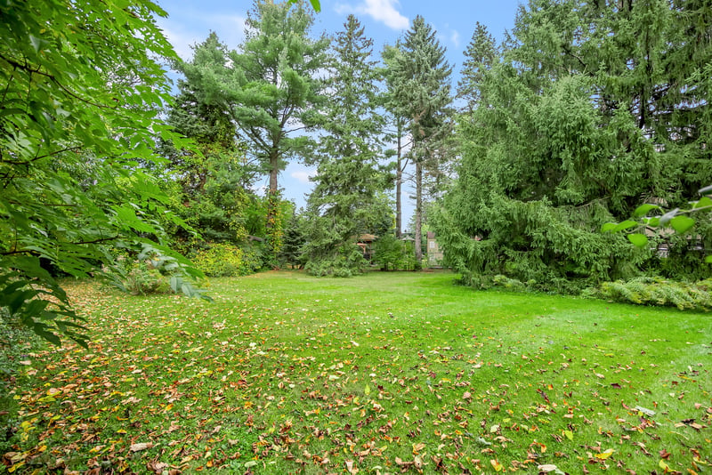Luxury estate at 49 Thornwood Drive, Hamilton, ON — photo 21