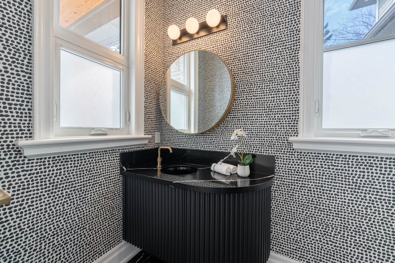 Luxury estate at 2265 Lakeshore Road #3, Burlington, ON — photo 7