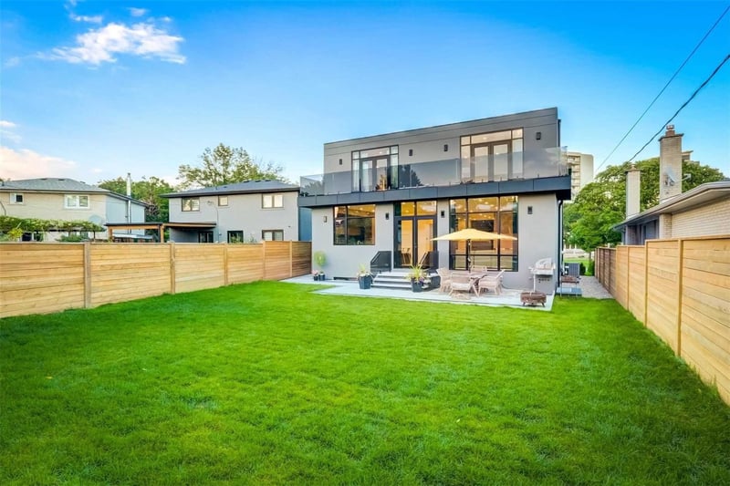 Luxury estate at 16 Lemonwood Drive, Etobicoke, ON — photo 13