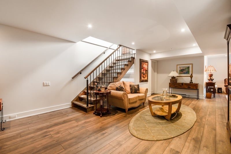 Luxury estate at 318 Rue Narbonne, Sainte-Julie, QC — photo 17