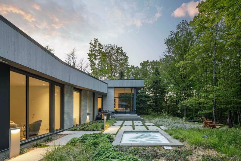 Luxury estate at 15 Chemin du Hibou, Eastman, QC — photo 9