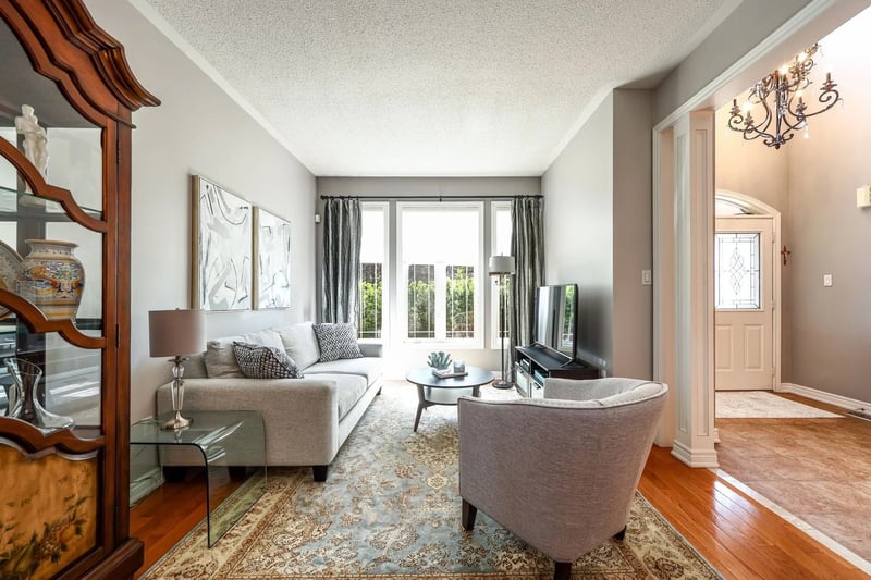 Luxury estate at 140 Humber Forest Court, Vaughan, ON — photo 4