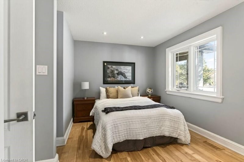 Luxury estate at 389 Clarendon Drive, Hamilton, ON — photo 15