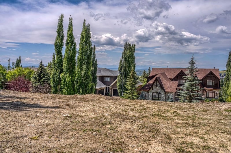 Luxury estate at 7695 Elkton Drive Southwest, Calgary, AB — photo 6