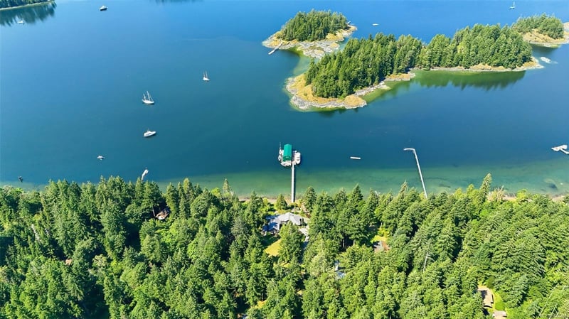 Luxury estate at 1157 West Road, Quadra Island, BC — photo 7