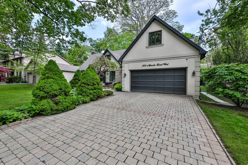 Luxury estate at 208 Mineola Road West, Mississauga, ON — photo 3