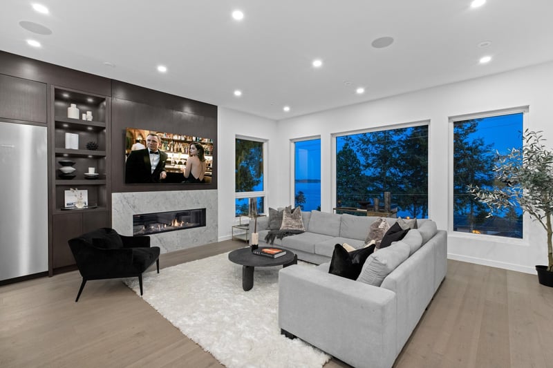 Luxury estate at 13169 Marine Drive, Surrey, BC — photo 3