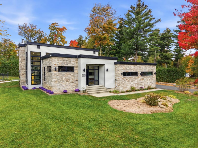 Luxury estate at 907 Rue des Lievres, Farnham, QC — photo 52