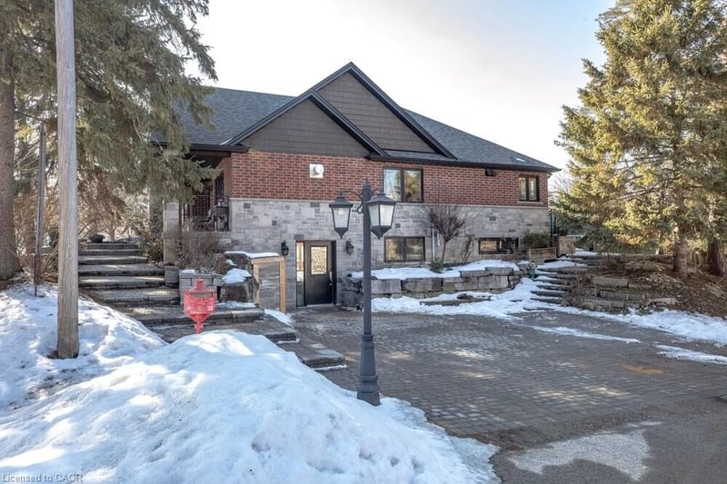 Luxury estate at 389 Clarendon Drive, Hamilton, ON — photo 21